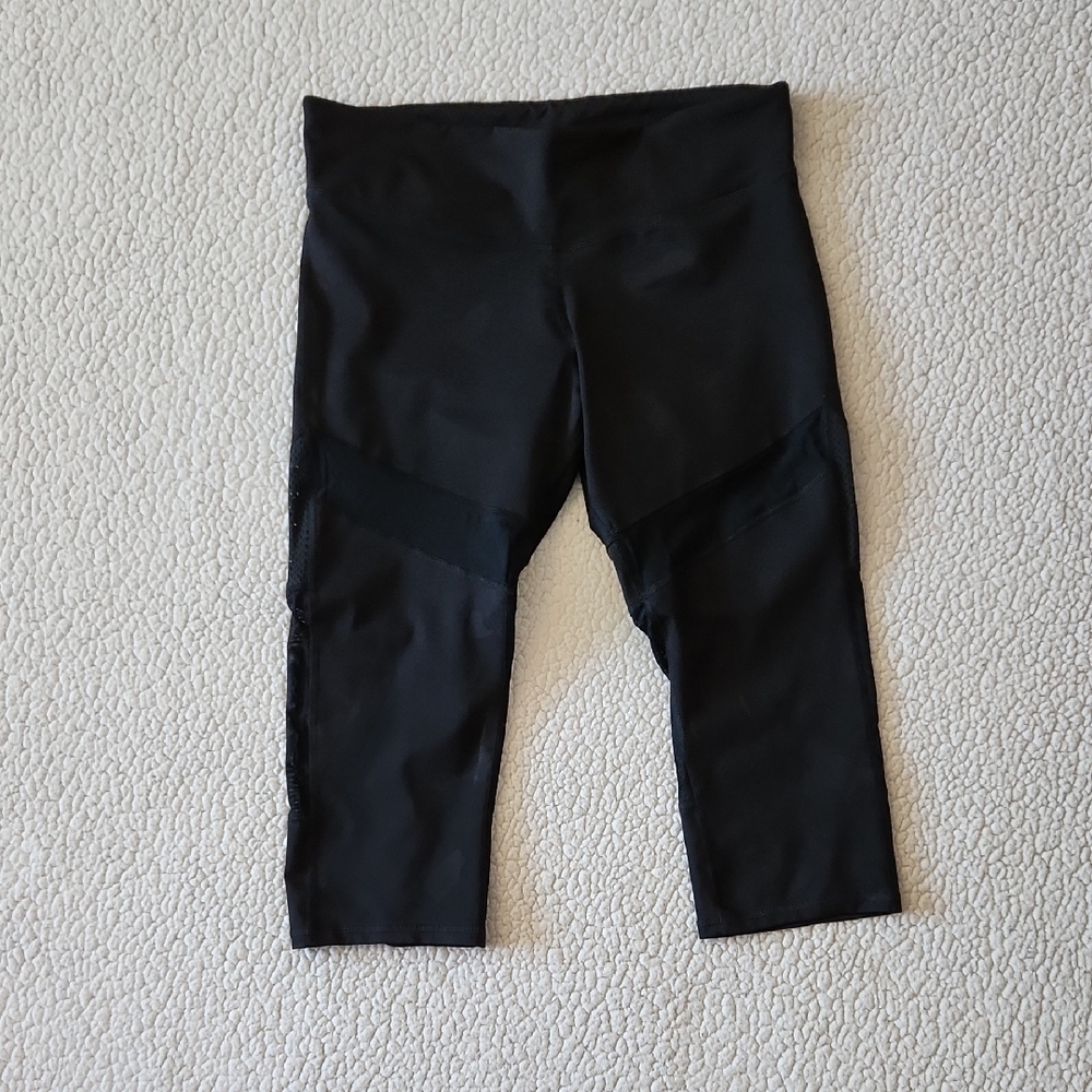 Champion Duodry Limited Edition Black Camo Mesh Detail Cropped Capri Leggings